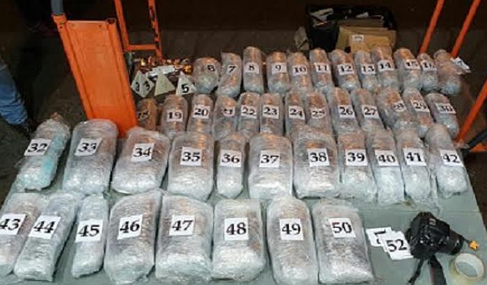 17 kiló marihuánával bukott le egy újvidéki férfi Horgosnál (fotók)