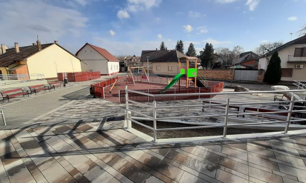 Magyarkanizsa: Vajon ez az építészeti megoldás valaha közösségi tér lesz-e?