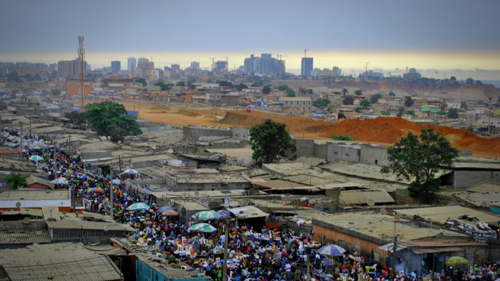 <span class="entry-title-primary">Meddig fog még Afrika nyomorogni?</span> <span class="entry-subtitle">A természeti kincsek gazdagsága a korrupció melegágya</span>