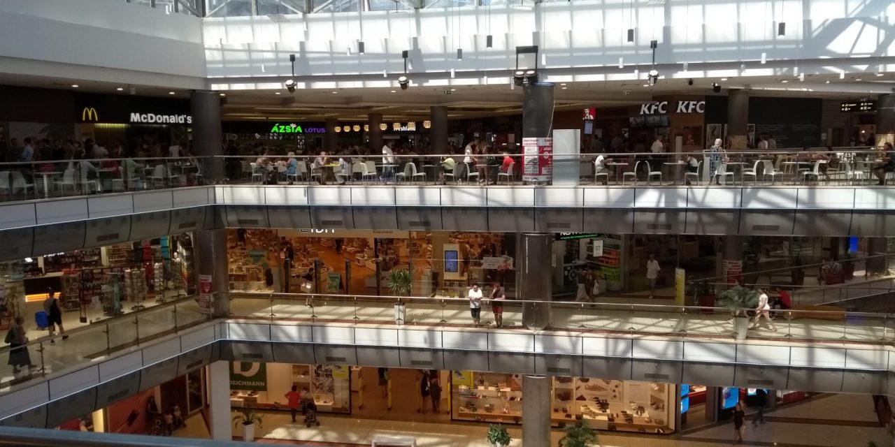 A szakszervezetek legalább havi két szabad vasárnapot szeretnének a kereskedelemben dolgozóknak