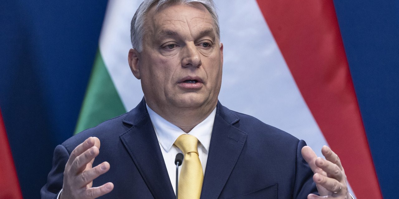 Orbán Viktor: Egy centiméterre voltunk, hogy kilépjünk az Európai Néppártból