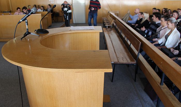 Felfüggesztett börtönbüntetést kaptak azok a csendőrök, akik megverték Andrej Vučićot és Predrag Malit