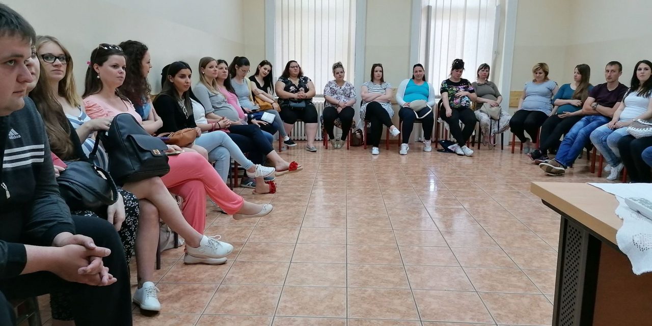 <span class="entry-title-primary">Kismamafelkészülő, avagy tudatosan felkészülni a szülésre és a csecsemőgondozásra</span> <span class="entry-subtitle">Készül a család. Család készül. A csoda mellett, hogy új ember mosolyog a világra, megszületik a család is.</span>