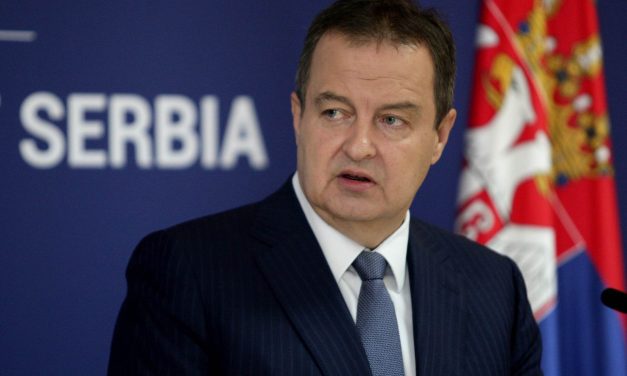 Dačić: Szerbia nem lesz a migránsok parkolóövezete