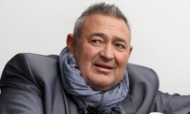 Tragikus hirtelenséggel meghalt Gesztesi Károly színművész, szinkronszínész