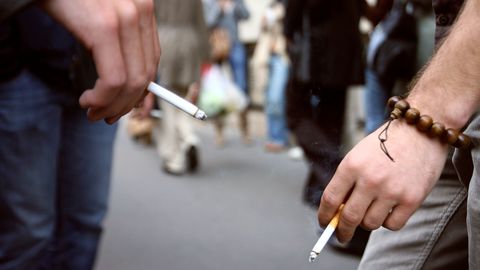 Négy nappal több évi szabadság jár a nemdohányzóknak