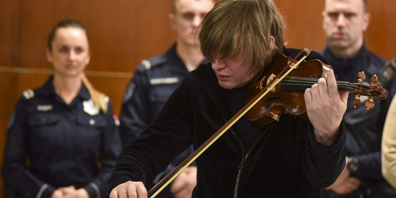 Ma kezdődik a Lajkó Félix hegedűjének ellopásával vádolt két férfi tárgyalása