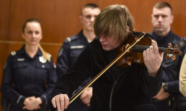 Öt éve lopták el Lajkó Félix hegedűjét, még mindig tart a tárgyalás