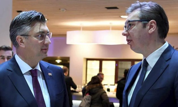 Aleksandar Vučić a horvát miniszterelnökkel tárgyalt Davosban