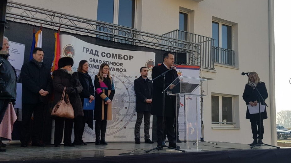 Zombor: Negyven menekült család kapott ingyen lakást