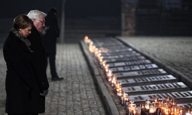 „Visszatértek a múlt gonosz szellemei ”