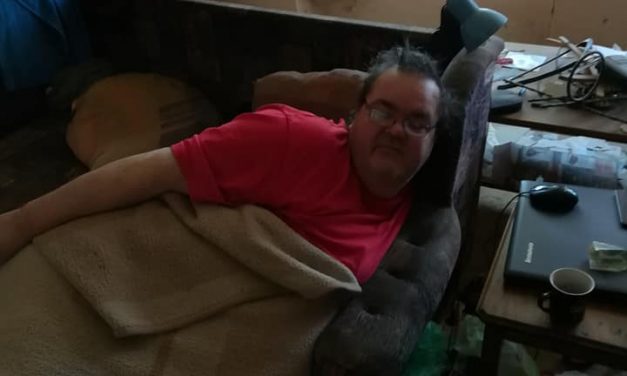 <span class="entry-title-primary">Segíts a szörnyű körülmények között élő nemesmiliticsi férfinak!</span> <span class="entry-subtitle">Áldatlan állapotok közepette, komoly egészségügyi gondokkal küzd egy nemesmiliticsi férfi.</span>