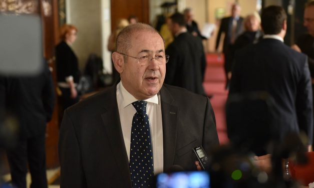 Pásztor István: Én is működtetek Facebook-oldalt!