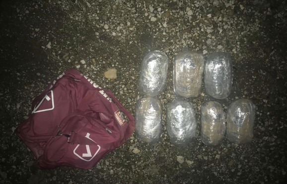 Nyolc kiló marihuána a BMW-ben