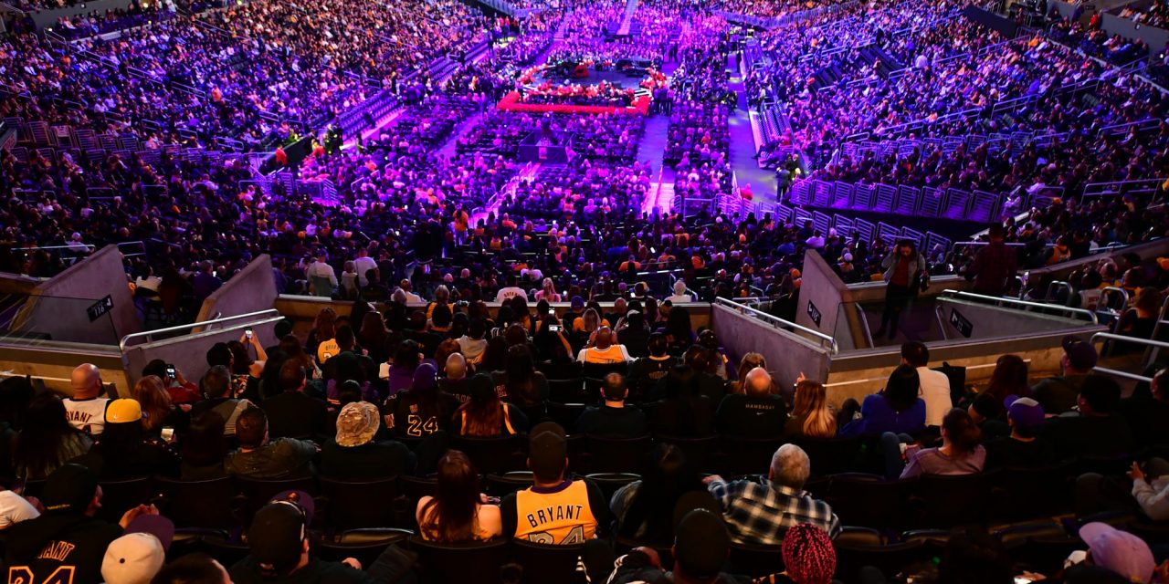 Több tízezren emlékeztek Kobe Bryantre