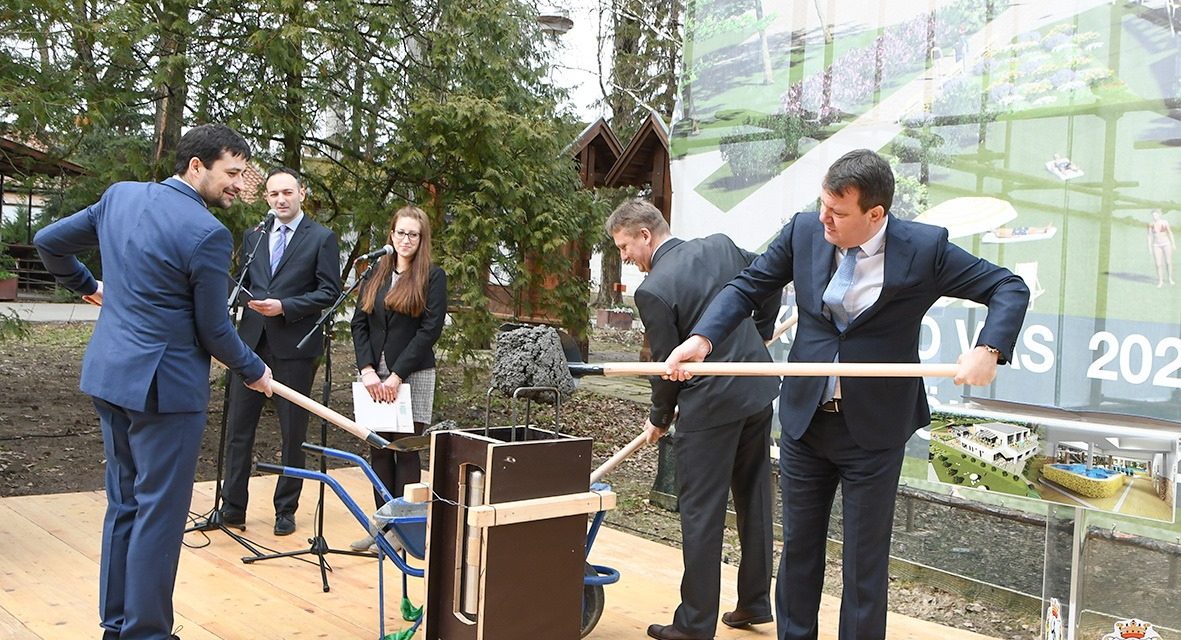 Ada: Letették a Wellness Központ alapkövét