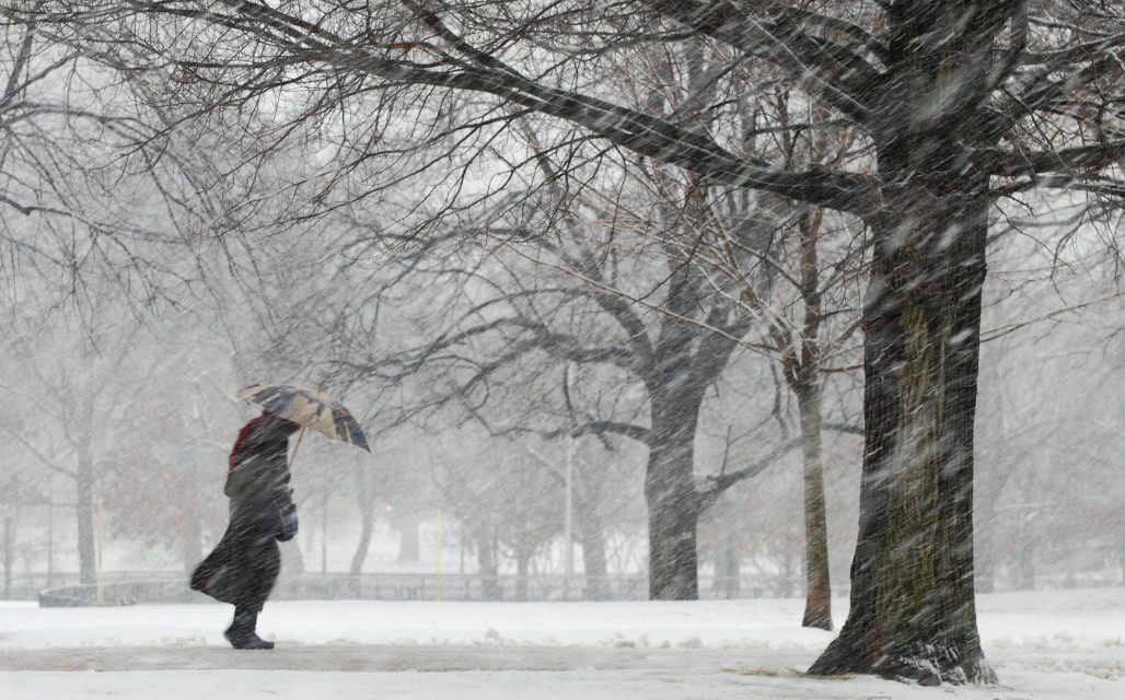 Horvátországban és Szlovéniában is komoly közlekedési fennakadásokat okozott a hóesés