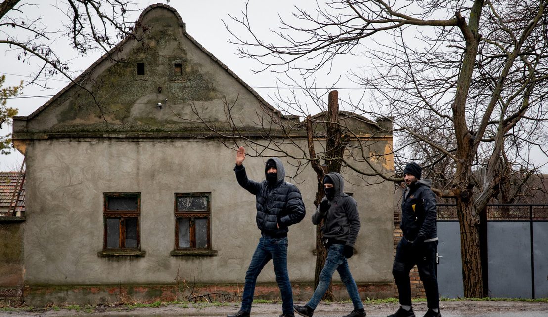 Az államnak fizetnie kell a migránsok okozta károkért!