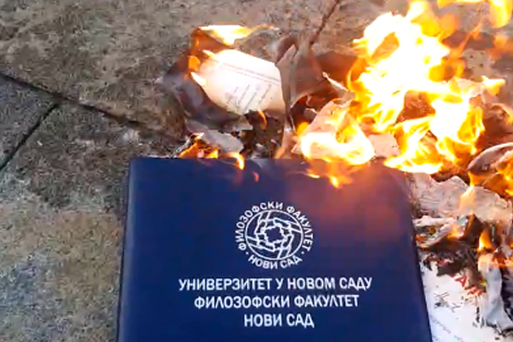 <span class="entry-title-primary">Szabadok országa</span> <span class="entry-subtitle">Családi Kör (2020. május 21.) – lapszemle</span>