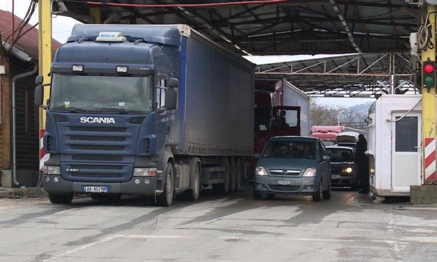 Január 26-án lezárják a teherforgalmi határátkelőket a teherszállítók az EES-rendszer miatt