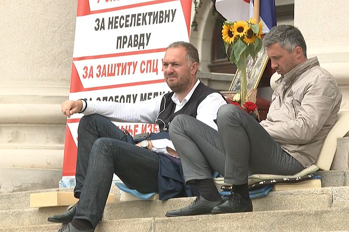 Boško Obradović abbahagyta az éhségsztrájkot