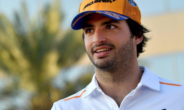 F1: Carlos Sainz Jr. váltja Vettelt a Ferrarinál