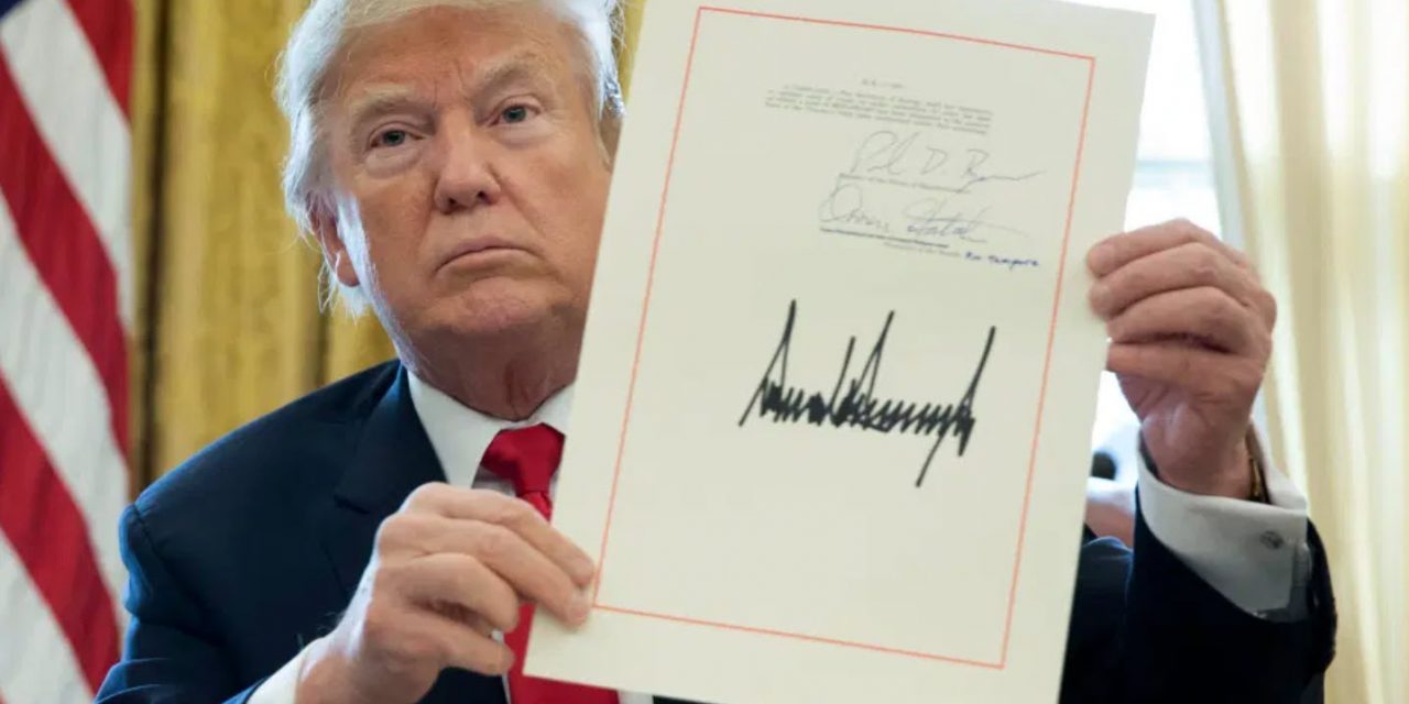 <span class="entry-title-primary">A mániákus kilépegető</span> <span class="entry-subtitle">Kinek árt a WHO és a többi nemzetközi szervezet?</span>