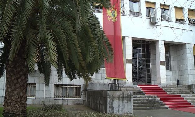 Szerbiai állampolgárok továbbra sem léphetnek be Montenegró területére