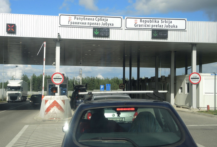 Szerbia négy környező ország felé nyitja meg határait június elsején