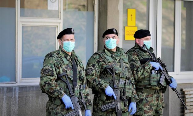 Szükségállapot Szerbiában: Rendőri túlkapások, a tájékoztatás elmulasztása, újságírók fenyegetése