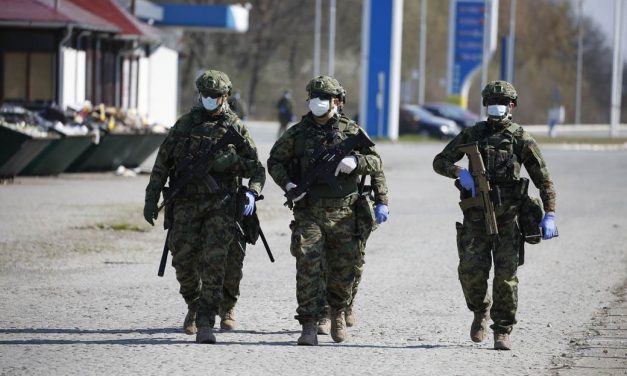 Šid: A szerb hadsereg mindhárom menekültközpontot ellenőrzés alá vonja