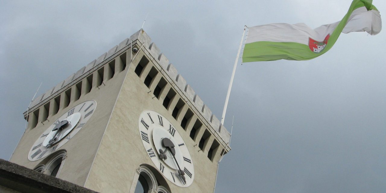 Kučan: Ljubljana polgármestere hibázik, hogy az egyetemisták helyett Vučićot támogatja