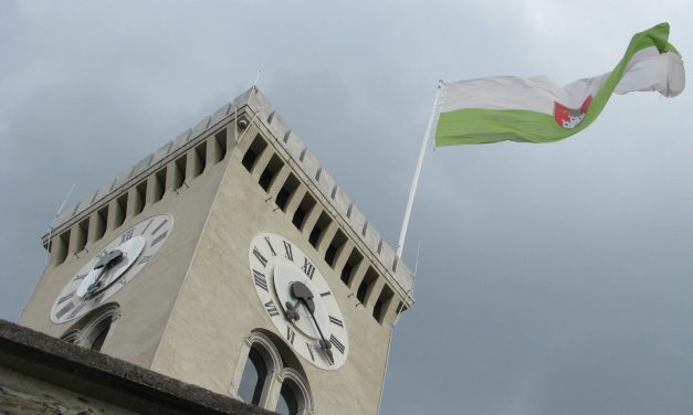 Kučan: Ljubljana polgármestere hibázik, hogy az egyetemisták helyett Vučićot támogatja