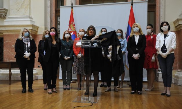 Maja Gojković: Marijan Rističevićet megtámadták a Dveri szimpatizánsai