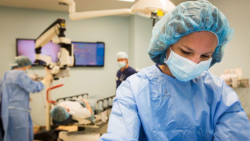 Egészségügy: Kedden kapják kézhez a megemelt bérüket a dolgozók