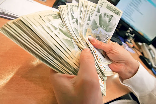 Adócsalással és pénzmosással vádolnak több embert is