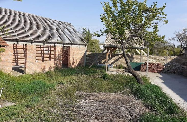 <span class="entry-title-primary">Szaporodó kérdések, félkész tájház</span> <span class="entry-subtitle">Adott volt a pénz, az engedélyek, még az elszámolás is, mégsem épült meg a Prosperitati Alapítvány által támogatott projektum</span>