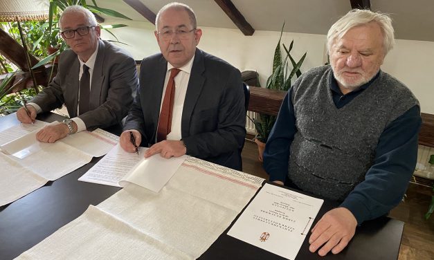 Töppedt is, férges is, de a VMSZ-é