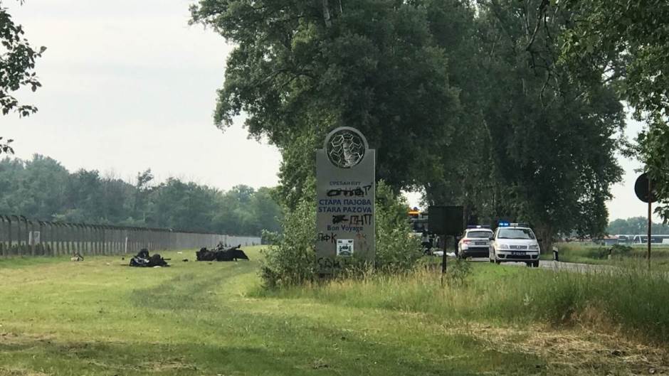 Ketten haltak meg egy batajnicai balesetben (videó)
