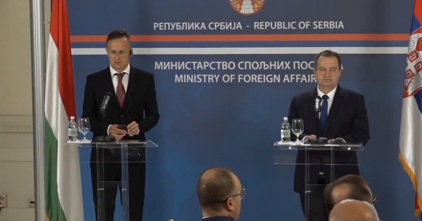 Szijjártó Belgrádban: Eljött a gazdasági védekezés ideje