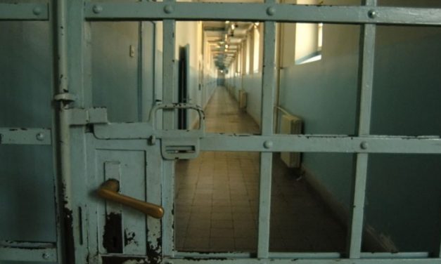 Érettségi bál helyett börtön – Letartóztattak egy kosjerići gimnazistát is