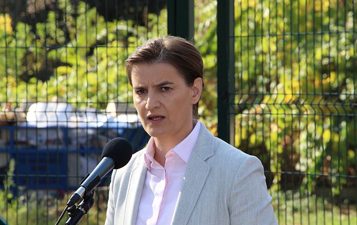 Kiderült miért nem gyújtott gyertyát Brnabić a vračari iskolánál