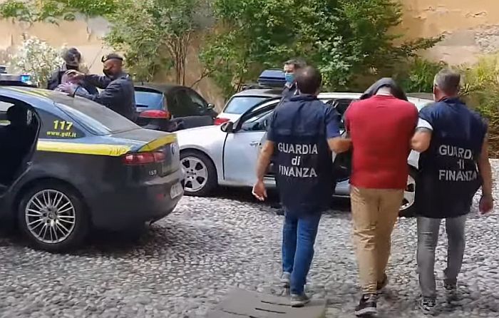 Szerbiai kábítószerkereskedőket tartóztattak le Olaszországban (videó)