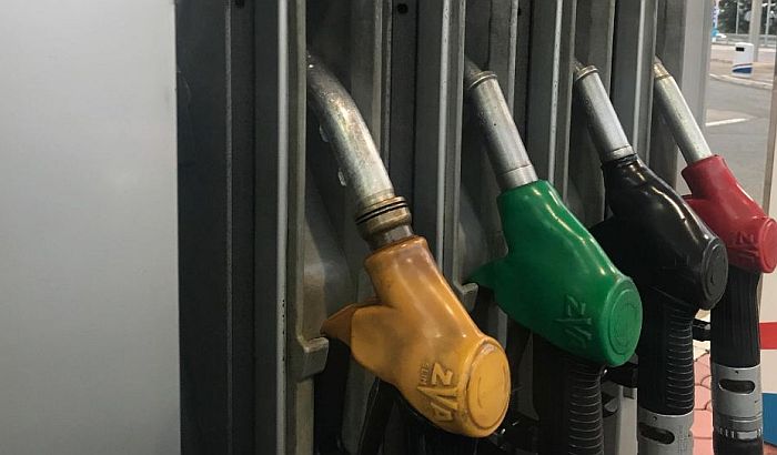 Július elsejétől emelkedik Szerbiában az üzemanyag jövedéki adója