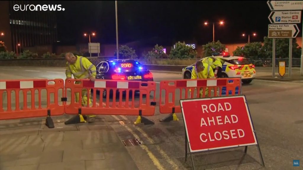 Három embert halálra késelt egy ámokfutó Londontól nem messze