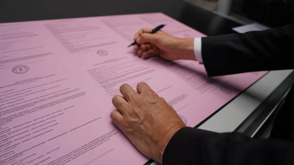 Világos sárgabarack – Ilyen színű lapon karikázhatunk december 17-én