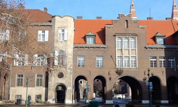 A szegedi Trianoni uv-kapu