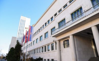 Lakattal zárták be a dolgozókat a tartományi kormány épületébe