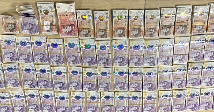 Nagy mennyiségű devizát koboztak el a vámosok Batrovcinál (fotók)