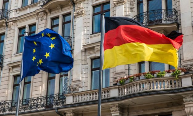 Kivezetné Németországot az Európai Unióból a neonácikkal kokettáló szélsőjobboldali AfD